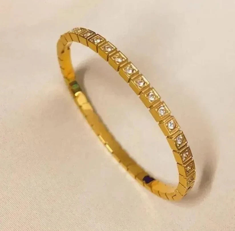 Stainless Steel Premium Handcuff — Sleek Modern Design for Everyday Elegance